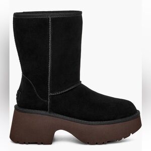 NWT Ugg Classic Short New Heights Platform Boots